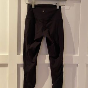 Wunder Under Scalloped Hem High-Rise Crop 23" - LULULEMON